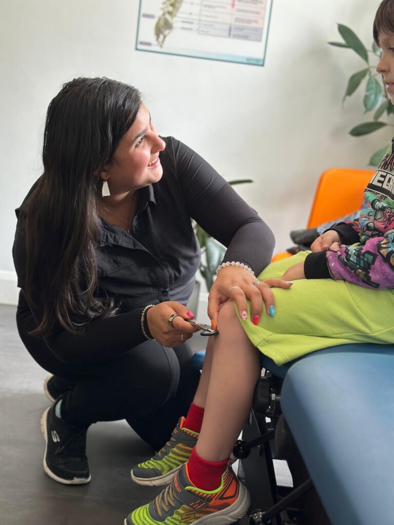 Dafne working with a child client