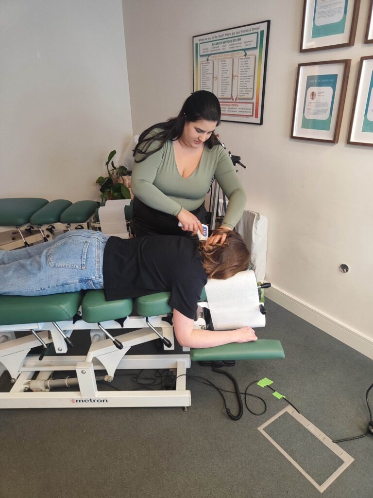 Dafne working with a client
